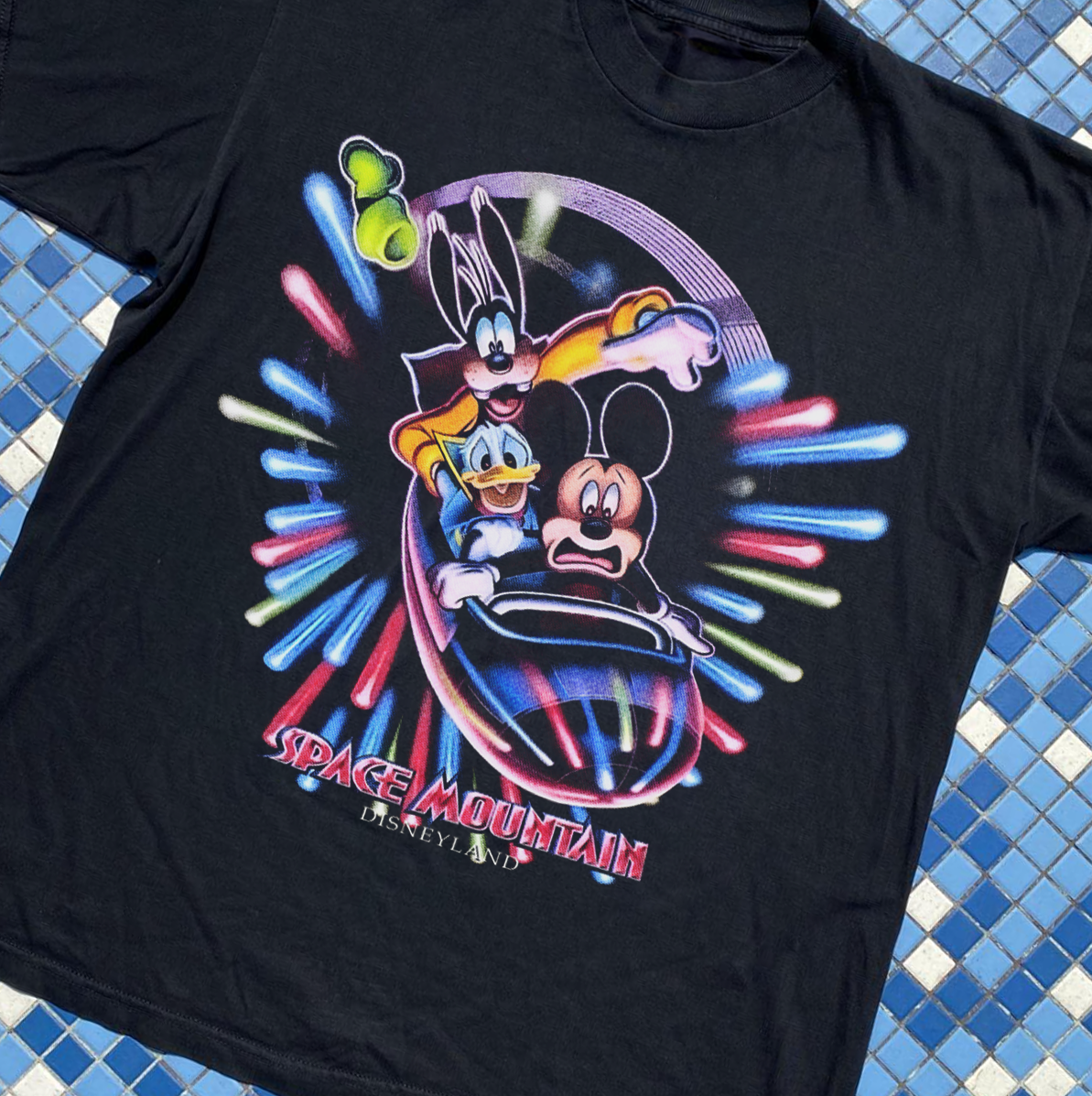 Space M0Untain Retro Merch Heavyweight Black T-Shirt