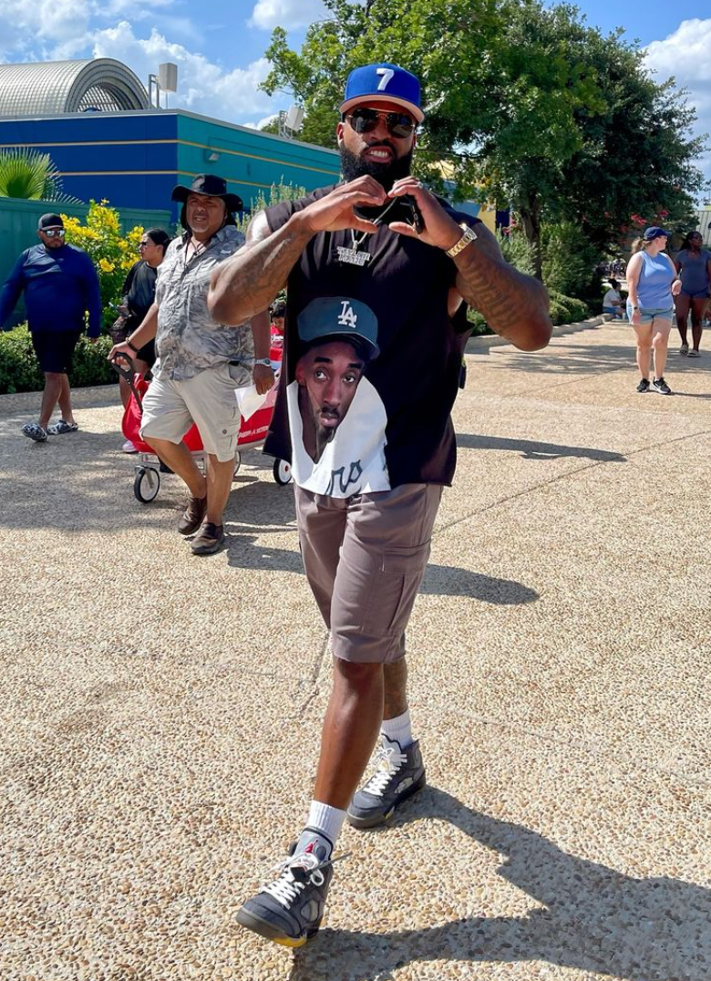 24 Dodgers 'Bean' Kobe Black Cut-Off T-Shirt